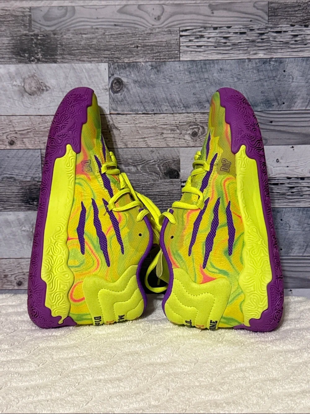 Puma vibrant neon